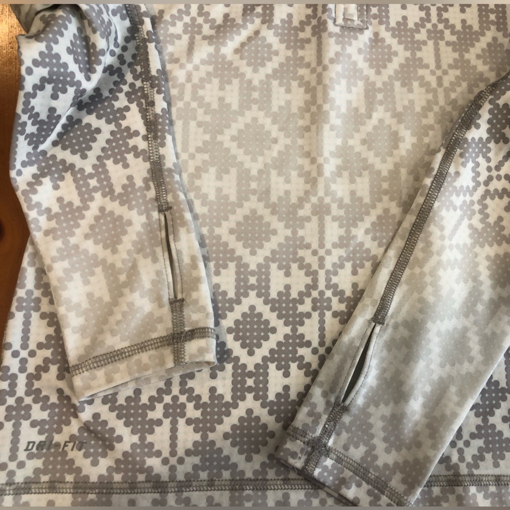 Nike Women’s Pullover - Picture 3 of 3